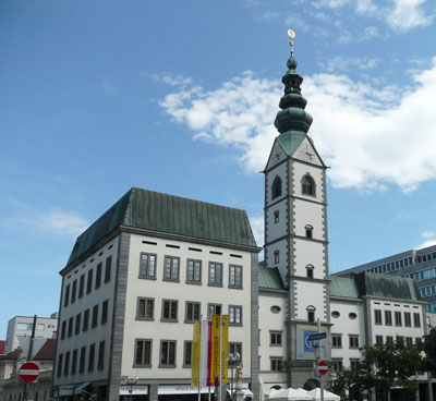 Domkirche vom Domplatz aus